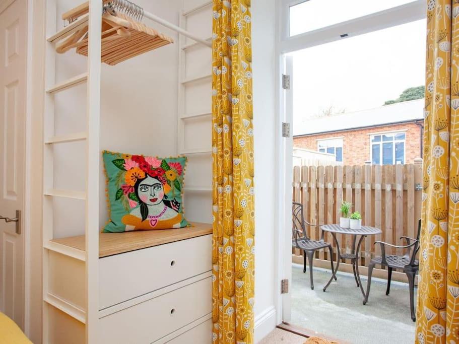 2 Central, Spacious, Apartment With Private Patio Sidmouth Ngoại thất bức ảnh