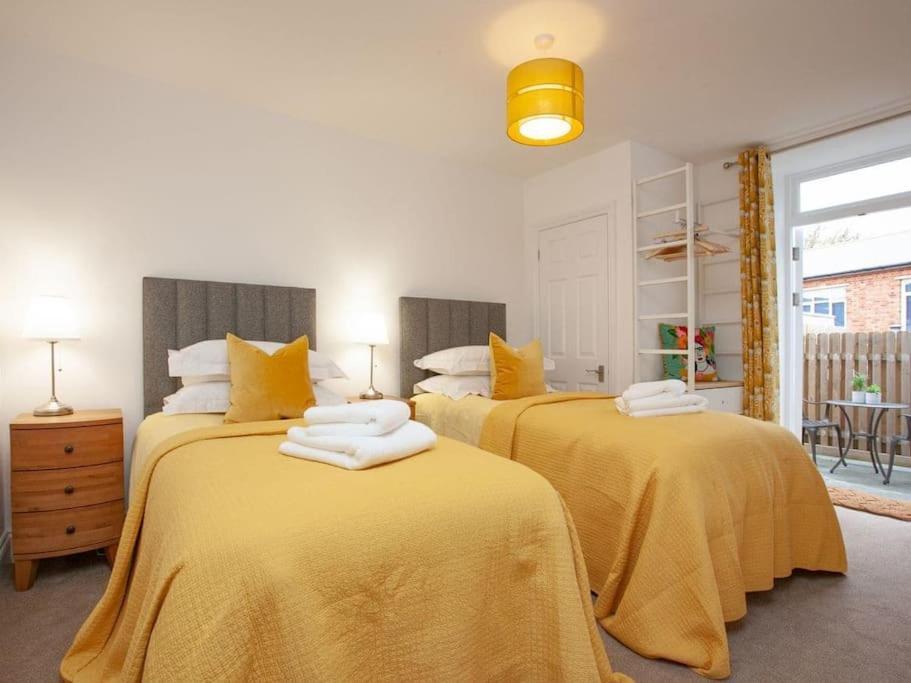2 Central, Spacious, Apartment With Private Patio Sidmouth Ngoại thất bức ảnh